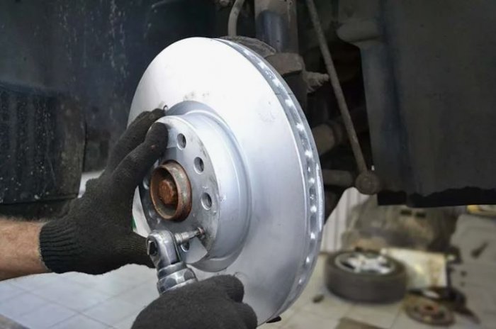 Замена тормозных дисков